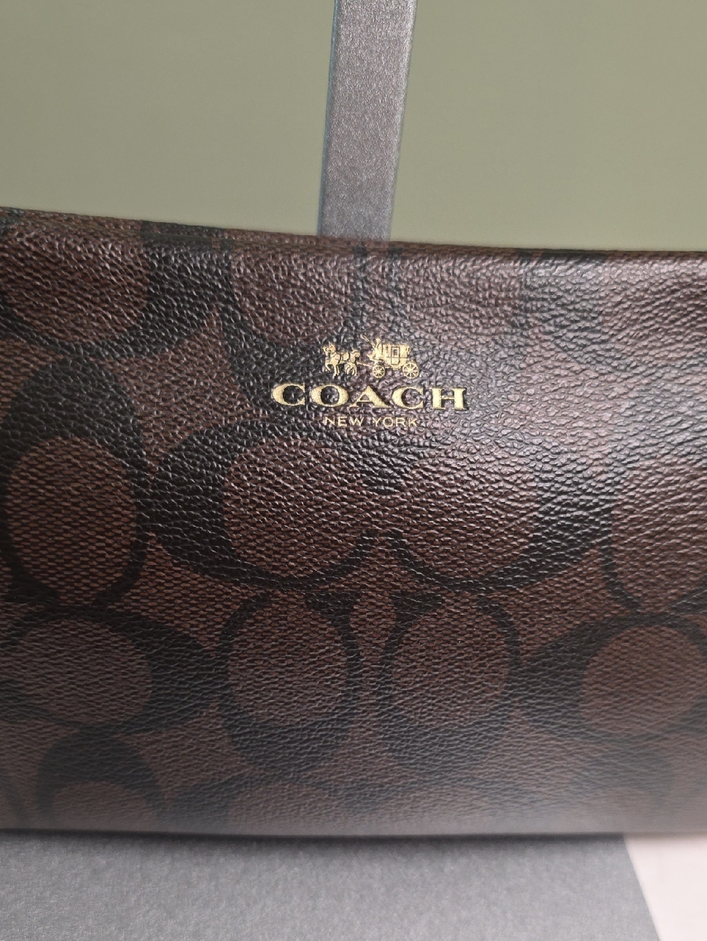 COACH F65748 Brown/Black Signature Print w/ Red Trim Large Wristlet EUC - Picture 4 of 15